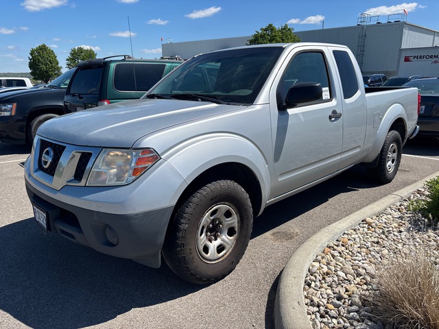 2015 Nissan Frontier 4x2 Extended Cab Pickup 2015 Nissan Frontier 4x2 Extended Cab Pickup
