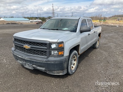 2014 Chevrolet Silverado 1500 4x2 Crew Cab بيك اب