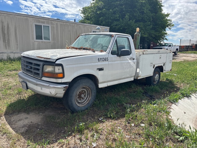 1997 Ford F-250 4x2 Utility Truck (Inoperable)