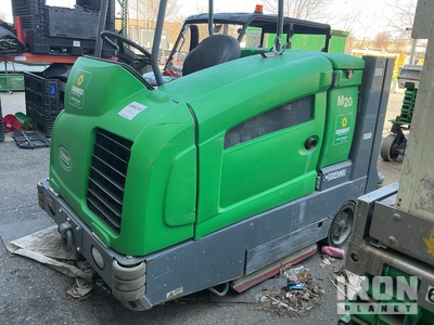 2016 Tennant M20 Ride-On Laveuse de sol