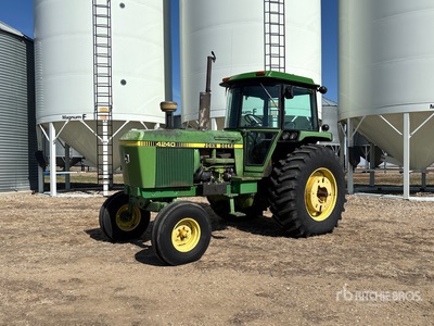 1981 John Deere 4240 2WD トラクター