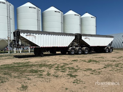 2012 Doepker 28 ft Tri/A Super B-Train Lead Grain Trailer