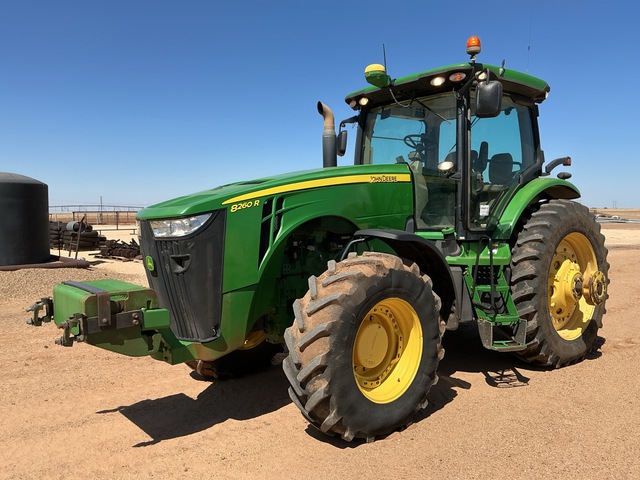 2011 John Deere 8260R 4WD Tractor