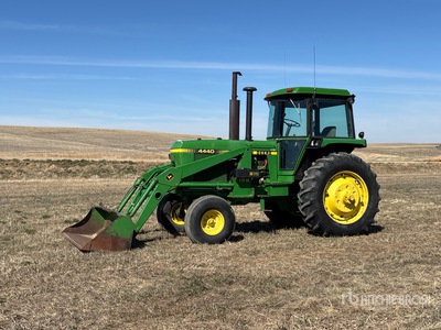 John Deere 4440 2WD トラクター