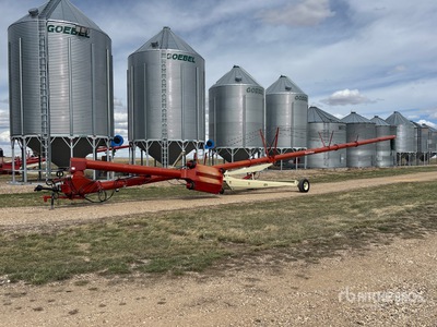 Farm King 1395 13 in x 95 ft Swing 穀物用オーガー