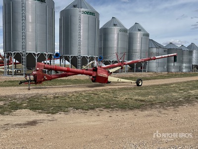 Farm King 1370 13 in x 70 ft Swing 穀物用オーガー