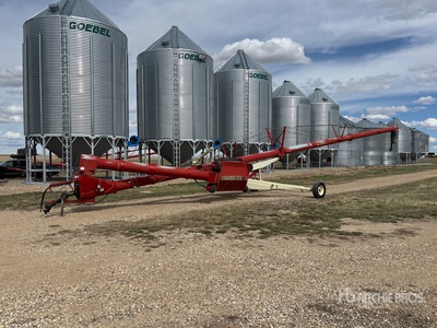 Farm King 1370 13 in x 70 ft Swing 穀物用オーガー