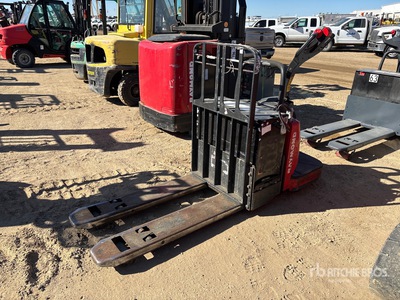 2012 Raymond 8410 6000 lb Electric رافعة الباليت