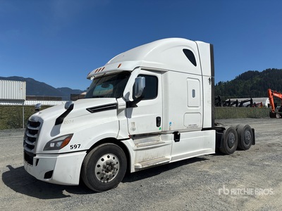 2021 Freightliner Cascadia 6x4 T/A Sleeper Truck Tractor