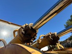 Hydraulics with Bucket Tilt Cylinders