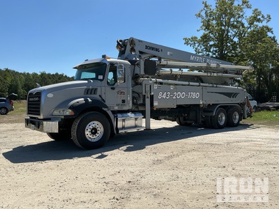 2015 S 36x2025-5 120/80 TC 36 m on 2016 Mack GU533 4x4 Betonpomp vrachtwagen