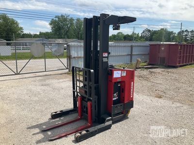 Raymond EASI Electric Forklift