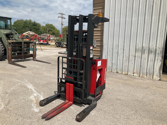 Raymond EASI Electric Forklift