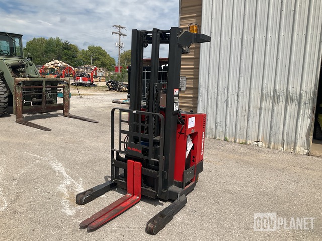Raymond EASI Electric Forklift