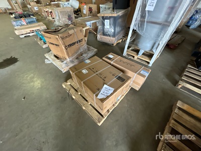 Quantity of (2) Cool Living 12000 BTU Mini-Split Heating & Cooling Unit Divers - Équipement de chauffage et climatisation