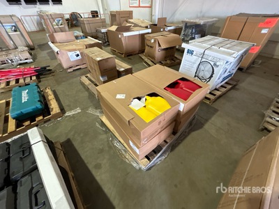 Quantity of (16) 5 Gallon Liquid Utility Jug