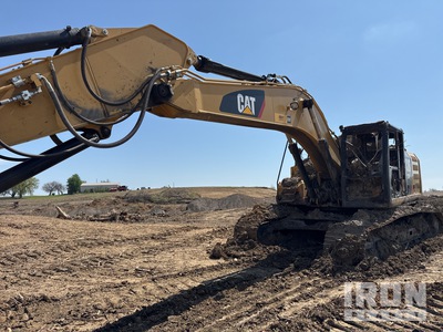 2017 Cat 330F L Excavatrice sur chenilles (Inoperable)
