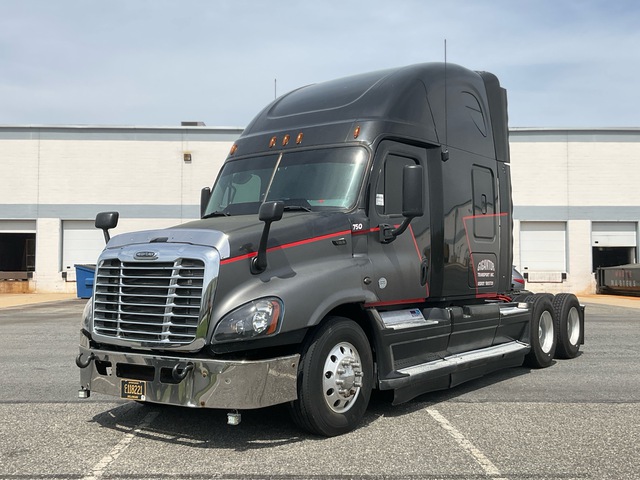 2012 Freightliner Cascadia 125 6x4 T/A Sleeper Truck Tractor