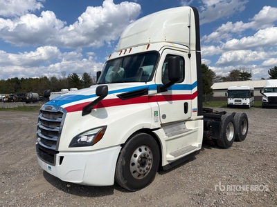 2019 Freightliner Cascadia 126 6x4 T/A Day Cab Truck Tractor