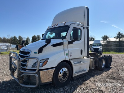 2021 Freightliner Cascadia 116 6x4 T/A Day Cab Truck Tractor