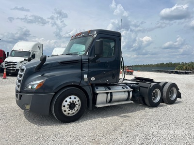 2019 Freightliner Cascadia 126 6x4 T/A Day Cab Truck Tractor