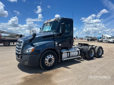 2019 Freightliner Cascadia 126 6x4 T/A Day Cab Truck Tractor