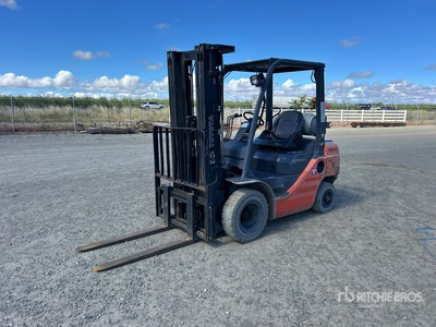 2018 Toyota 8FGU25 4500 lb Pneumatic Tire Forklift