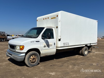 2004 Ford E-450 4x2 Furgonetka