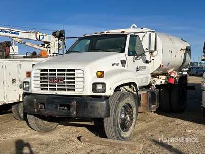 2000 GMC C7500 4x2 Water Truck