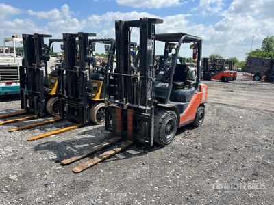 2019 Toyota 8FGU32 6020 lb Pneumatic Tire Forklift