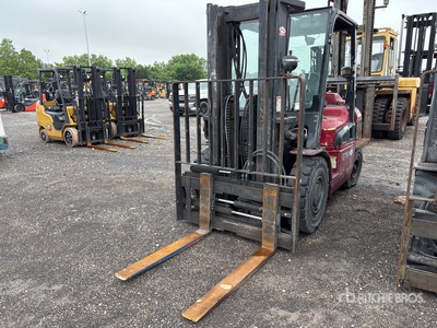 2020 Taylor GT80D 6900 lb Pneumatic Tire Chariot Élévateur