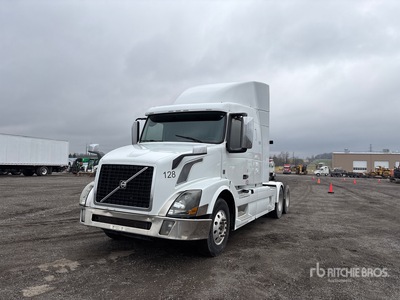 2016 Volvo VNL 6x4 Ciągnik siodłowy T/A z kabiną sypialną