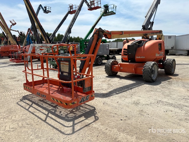 2019 JLG 600S 4WD Telescopic Boom Lift
