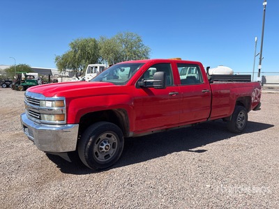 2016 Chevrolet Silverado 2500 4x2 Crew Cab بيك اب