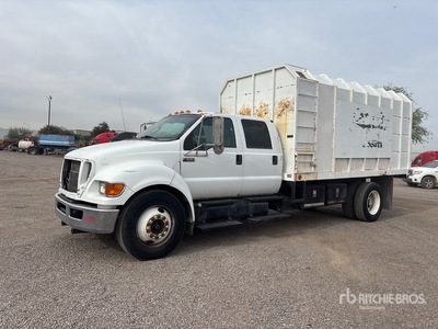 2015 Ford F-650 XL 4x2 Crew Cab Chipper Truck