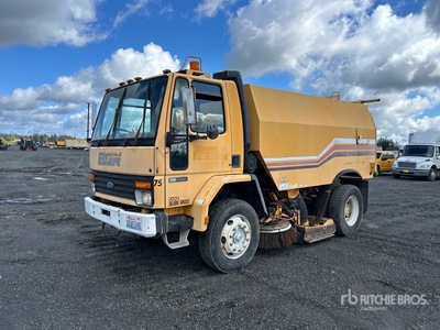 Elgin Crosswind series G on 1990 Ford CF7000 Camion balai