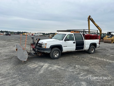 2006 Chevrolet Silverado 2500HD LS 4x4 Crew Cab Pickup