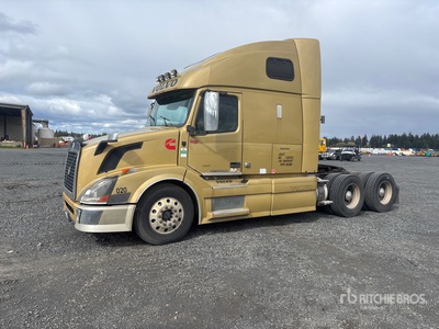 2008 Volvo VNL670 6x4 Tracteur routier couchette