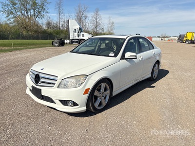 2010 Mercedes-Benz C300 Automobile