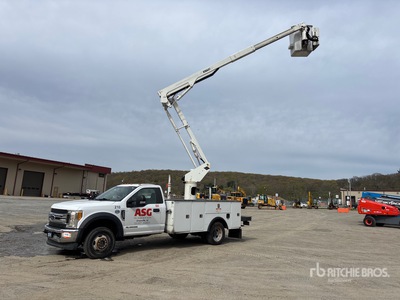 2017 Versalift SST40EIH-01 40 ft on 2017 Ford F-550 XL 4x4 Bucket Truck