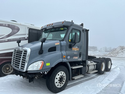 2016 Freightliner Cascadia 113 6x4 T/A Day Cab Truck Tractor (Inoperable)