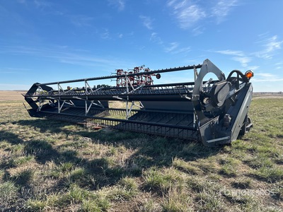 Massey Ferguson 5200 25 ft Draper Windrower Header