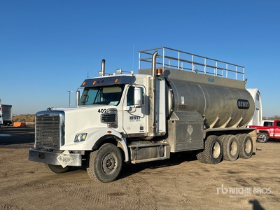 2014 Freightliner Coronado 122SD 22500 L 8x6 Sleeper شاحنة صهاريج