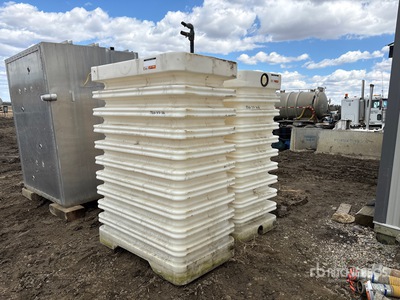 Quantity of (2) Poly Tanque de agua