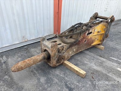 Magnum RHB 340 128 in Excavator Hydraulic Breaker - Fits Cat 345