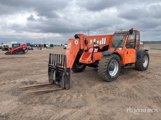 2015 Lull 944E-42 Telehandler
