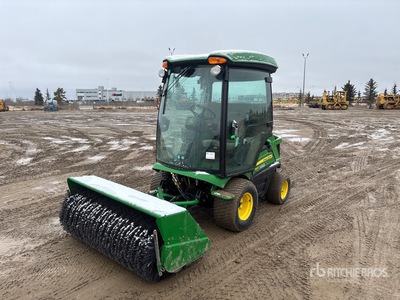 2019 John Deere 1585 Municipal Tractor