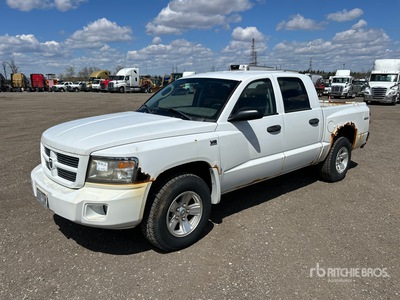 2010 Dodge Dakota SXT 4x4 Crew Cab Pickup
