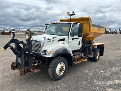 2005 International 7300 4x2 Sneeuwschuiver