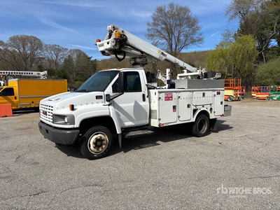 Altec AT235P 35 ft on 2006 GMC 5500 4x2 Bucket Truck